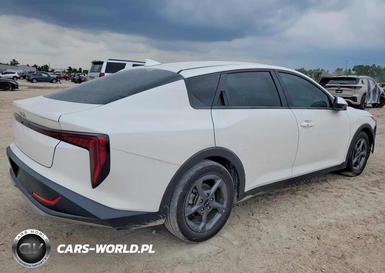 2025 Kia K4 Lxs VIN:3KPFT4DE5SE007258 - 3