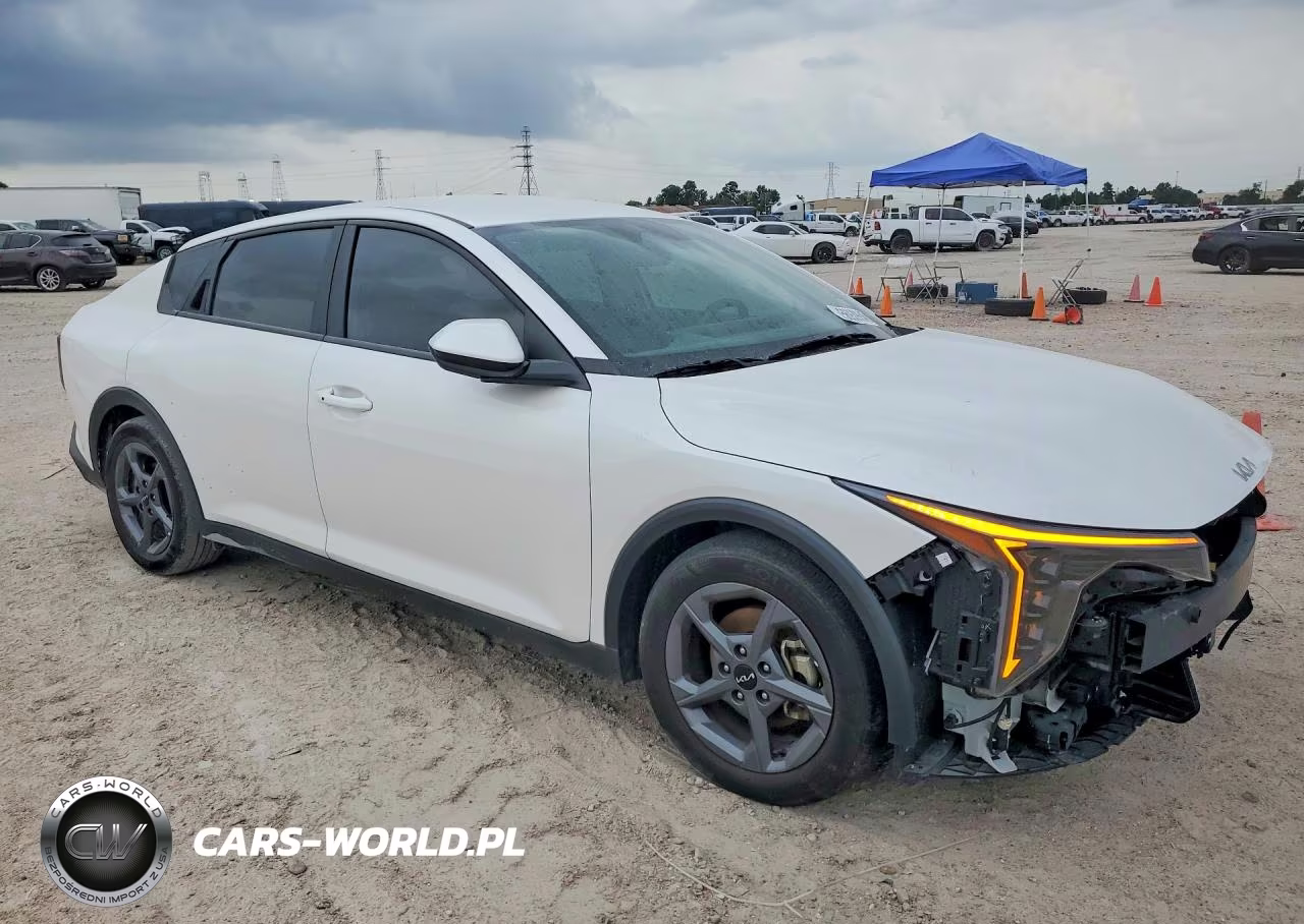 2025 Kia K4 Lxs VIN:3KPFT4DE5SE007258 - 4