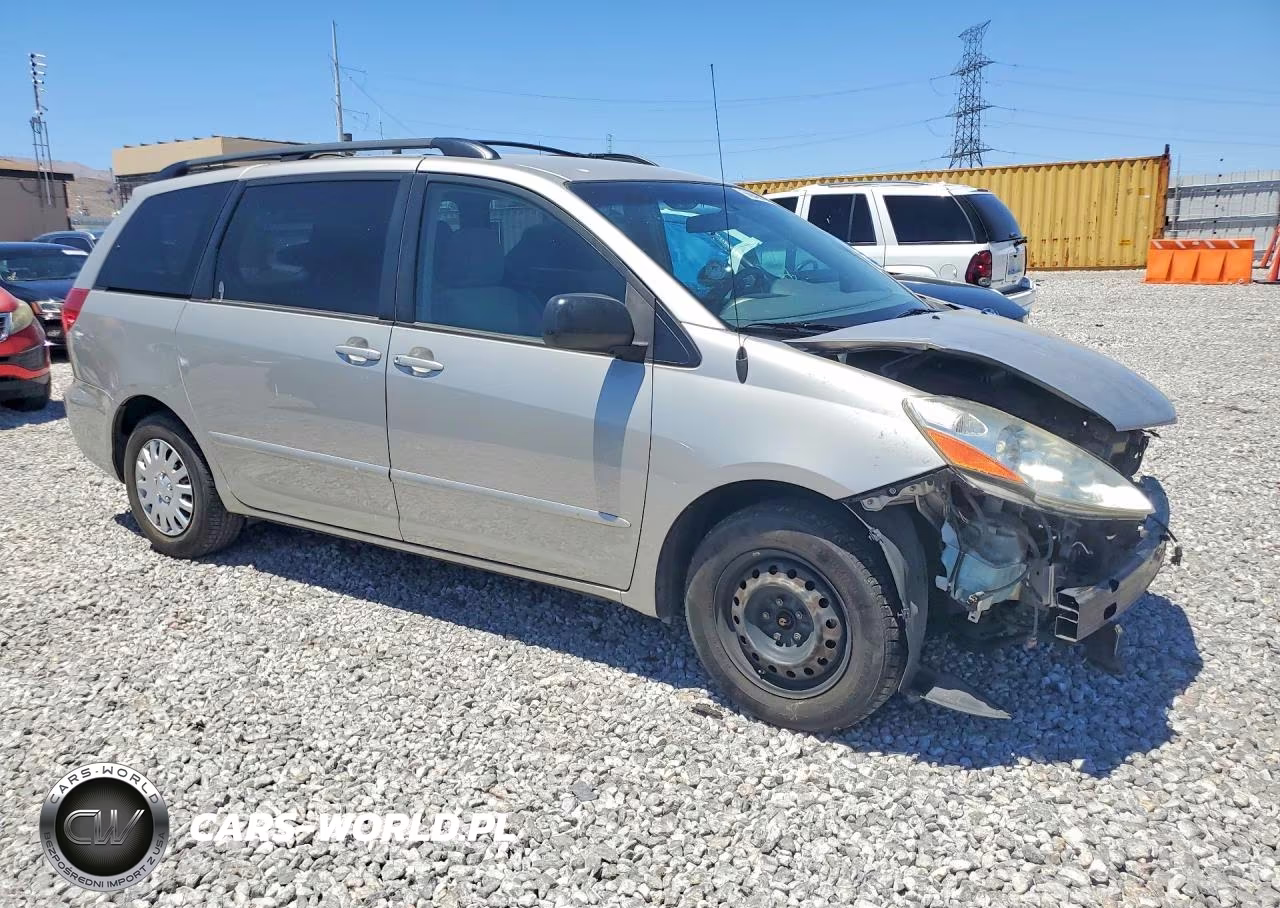 2010 Toyota Sienna Le 7-Passenger VIN:5TDKK4CC7AS335433 - 4
