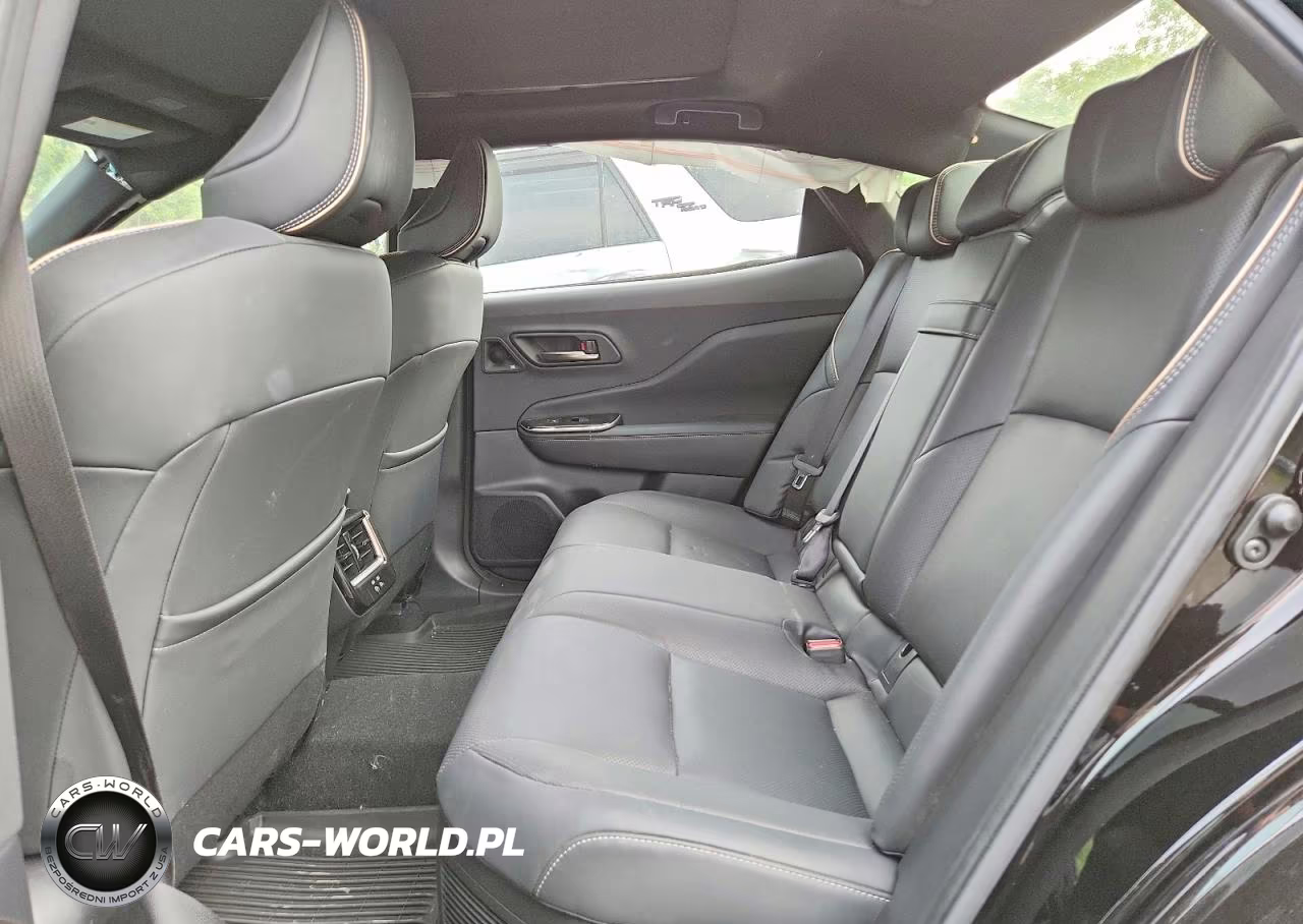 2024 Toyota Crown Platinum VIN:JTDAFAAF0R3005691 - 10