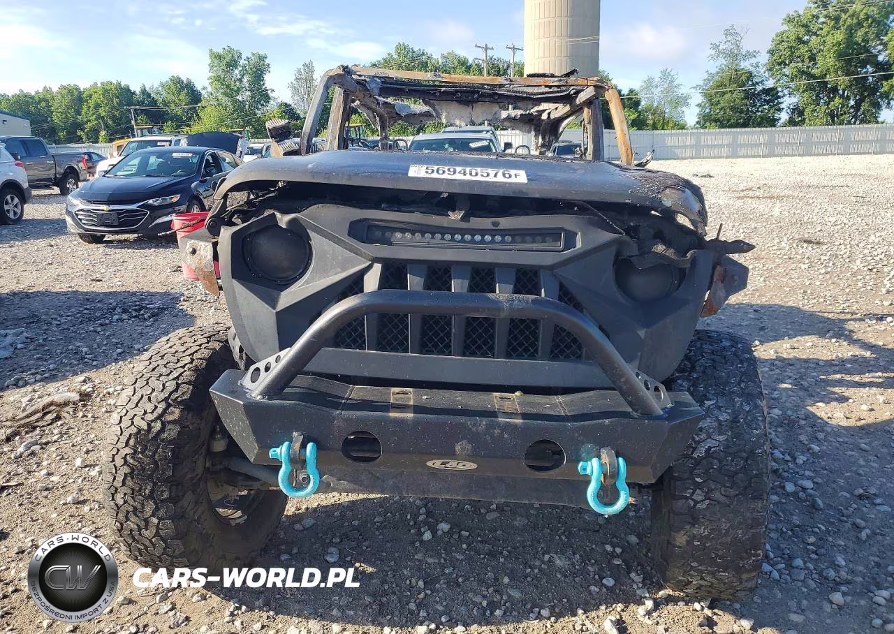 2018 Jeep Wrangler Unlimited Sahara VIN:1C4HJXEG3JW138967 - 5