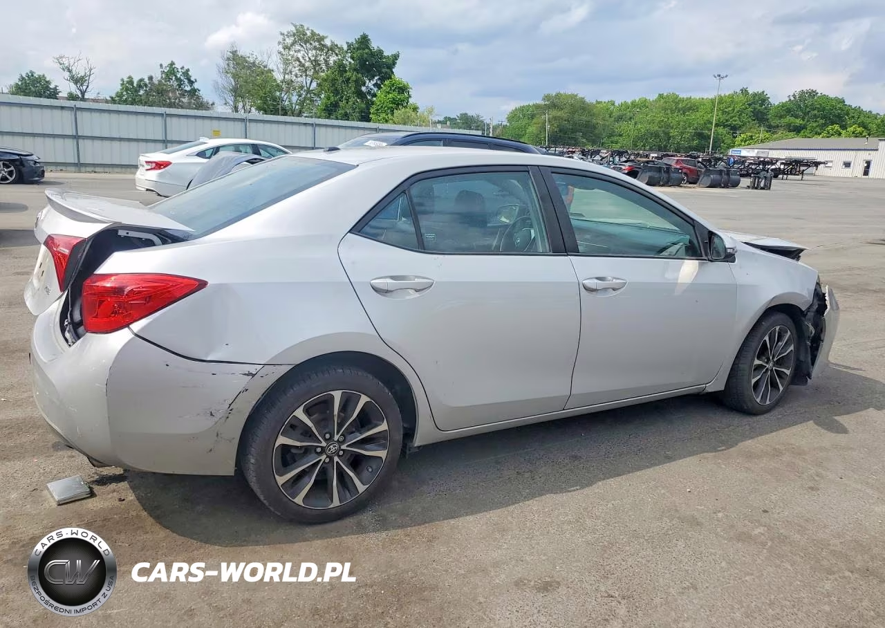 2017 Toyota Corolla Xse VIN:2T1BURHE4HC814087 - 3