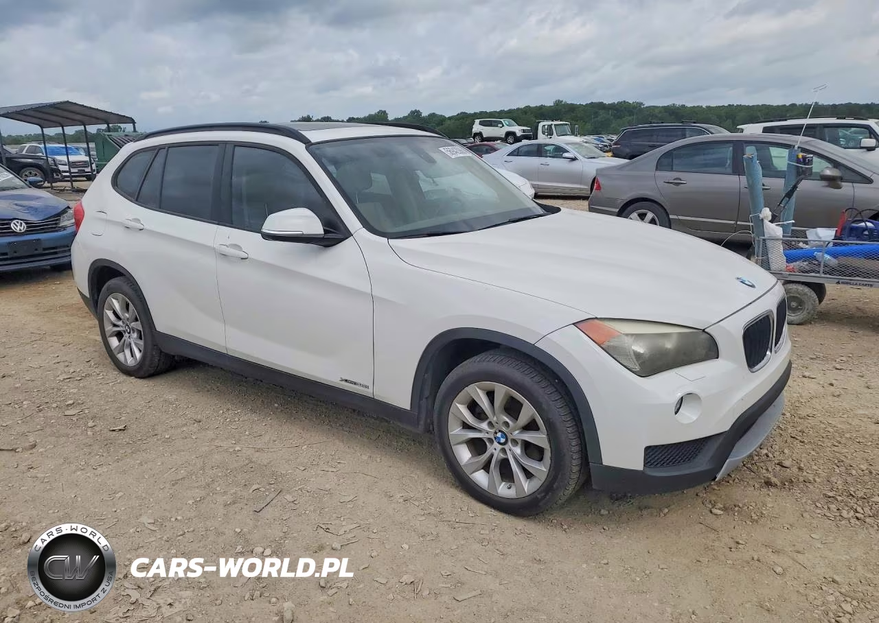 2014 BMW X1 xDrive28I VIN:WBAVL1C50EVY20659 - 4
