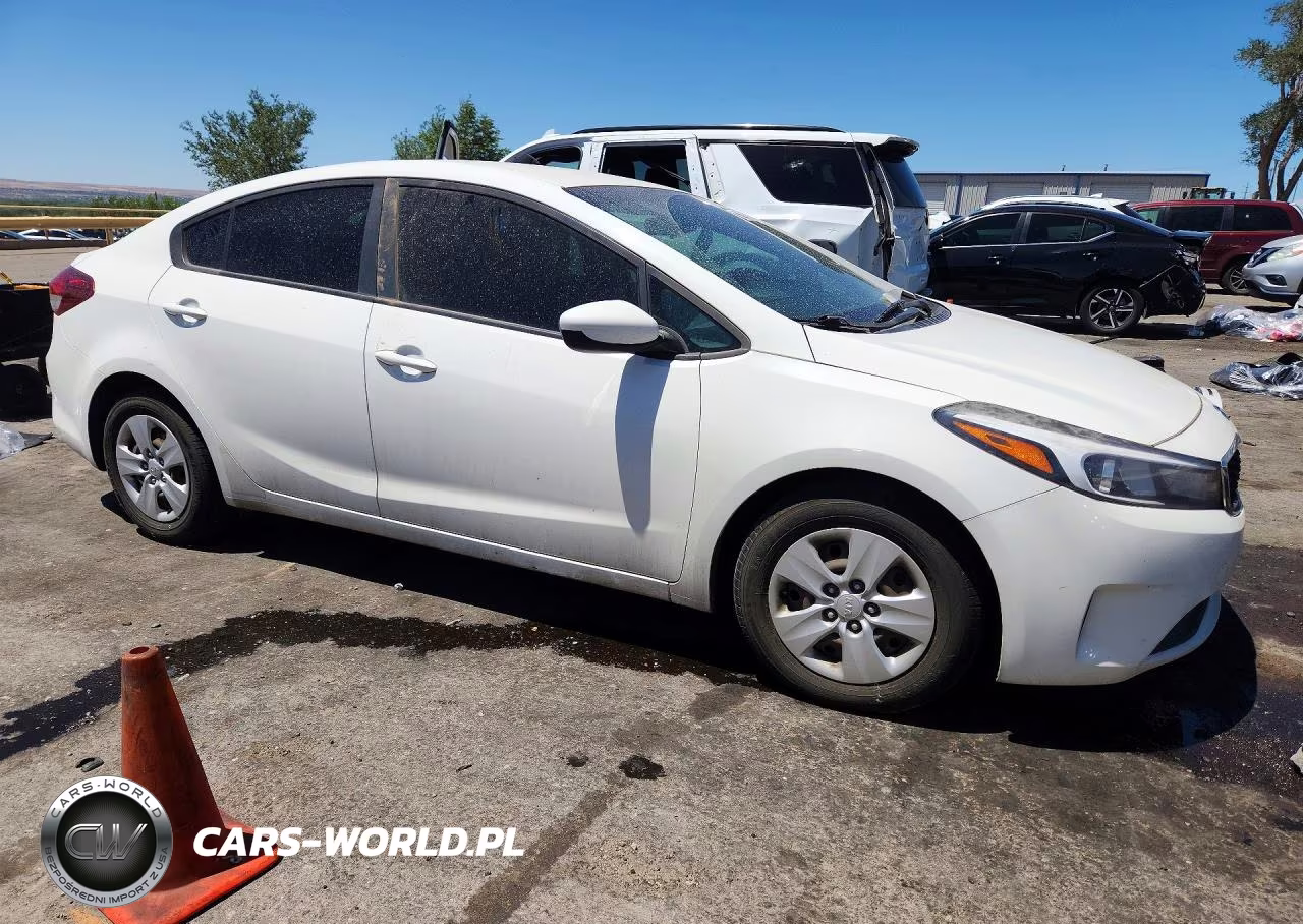 2018 Kia Forte Lx VIN:3KPFK4A76JE276313 - 4