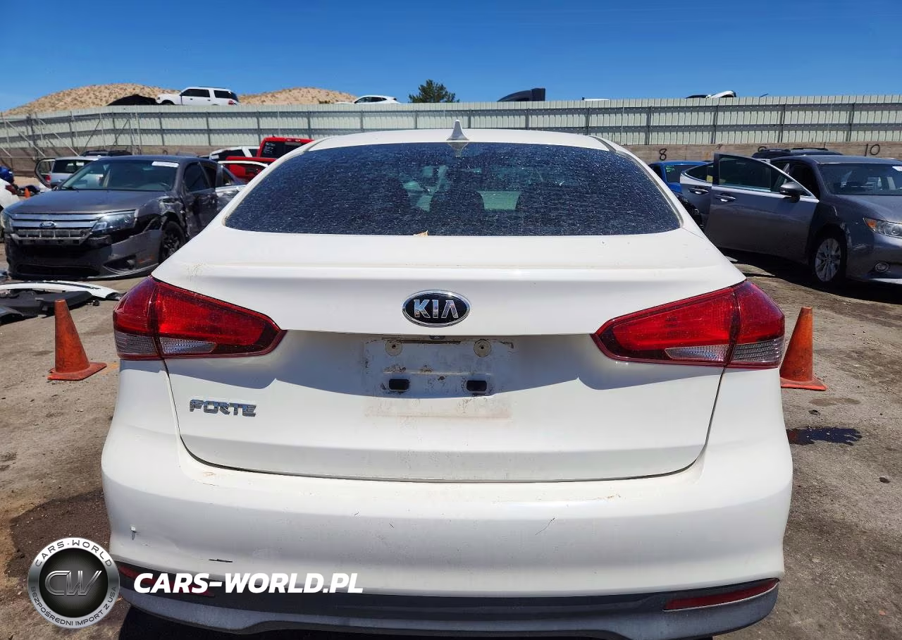 2018 Kia Forte Lx VIN:3KPFK4A76JE276313 - 6