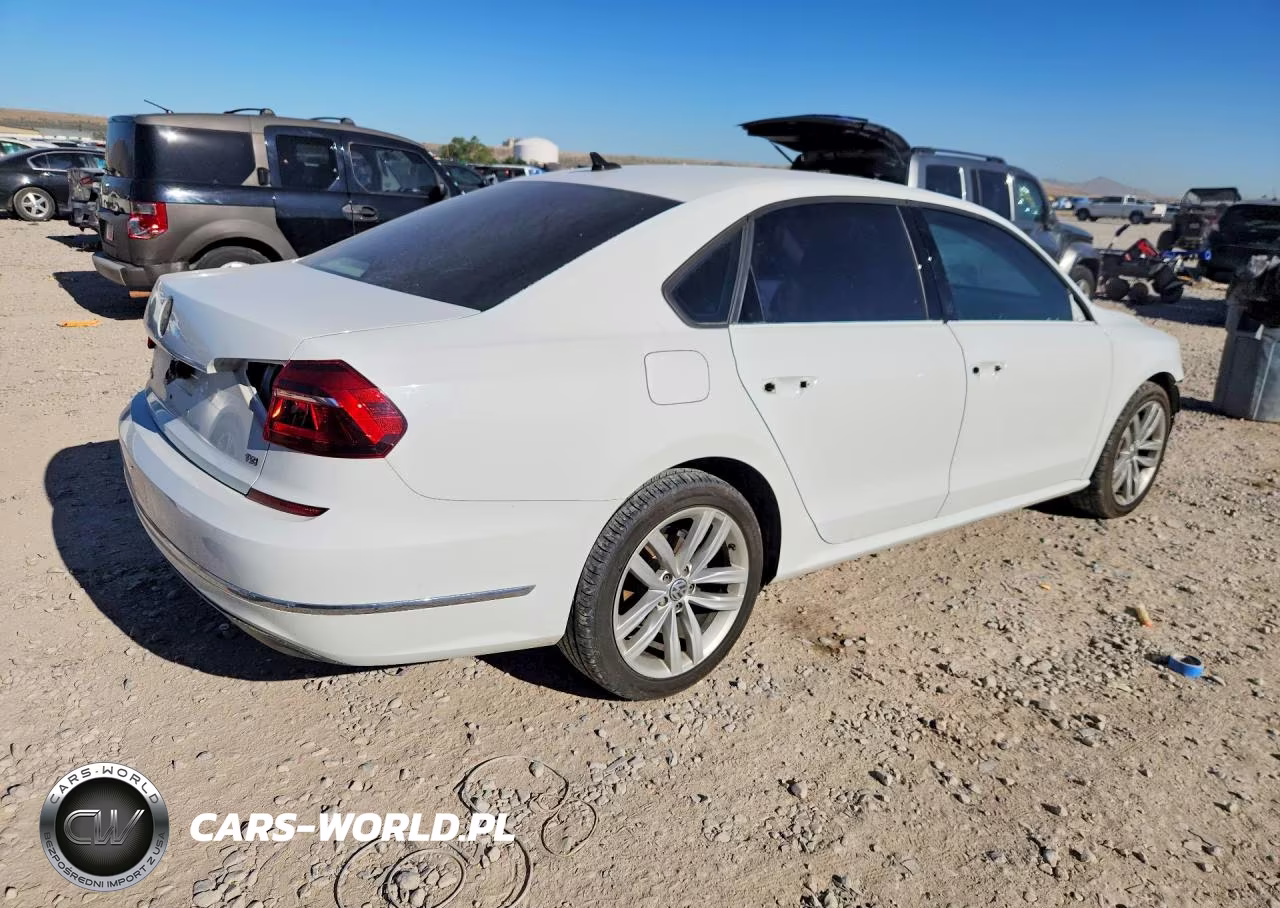 2019 Volkswagen Passat Wolfsburg VIN:1VWLA7A33KC001900 - 3