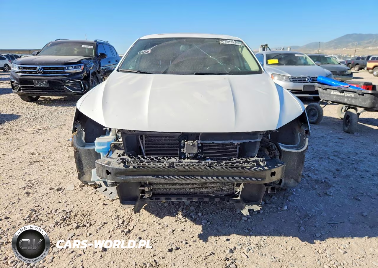 2019 Volkswagen Passat Wolfsburg VIN:1VWLA7A33KC001900 - 5