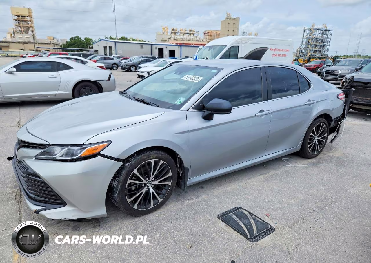 2018 Toyota Camry Le – zdjęcie 1 z 12