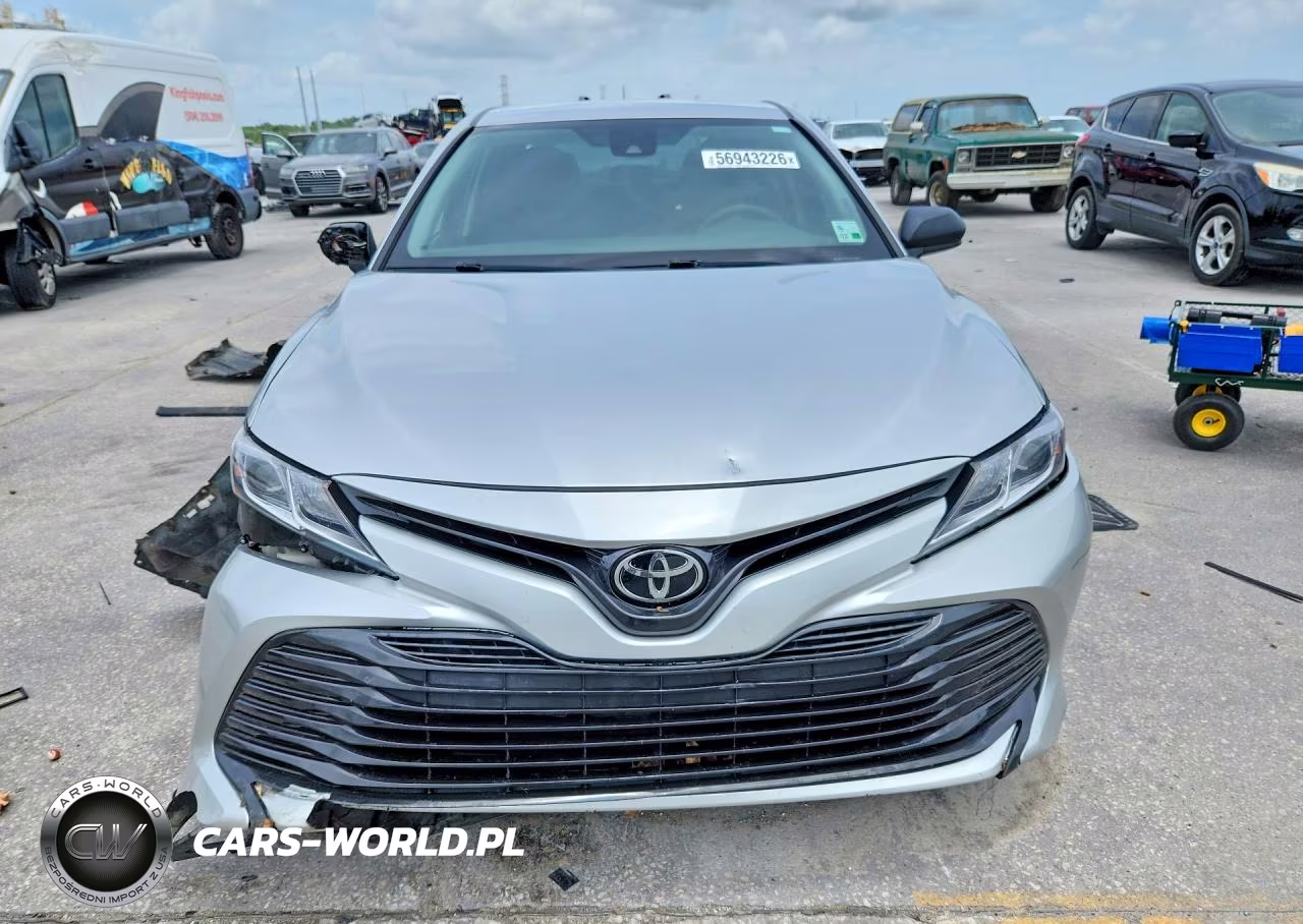 2018 Toyota Camry Le VIN:4T1B11HK1JU501051 - 5