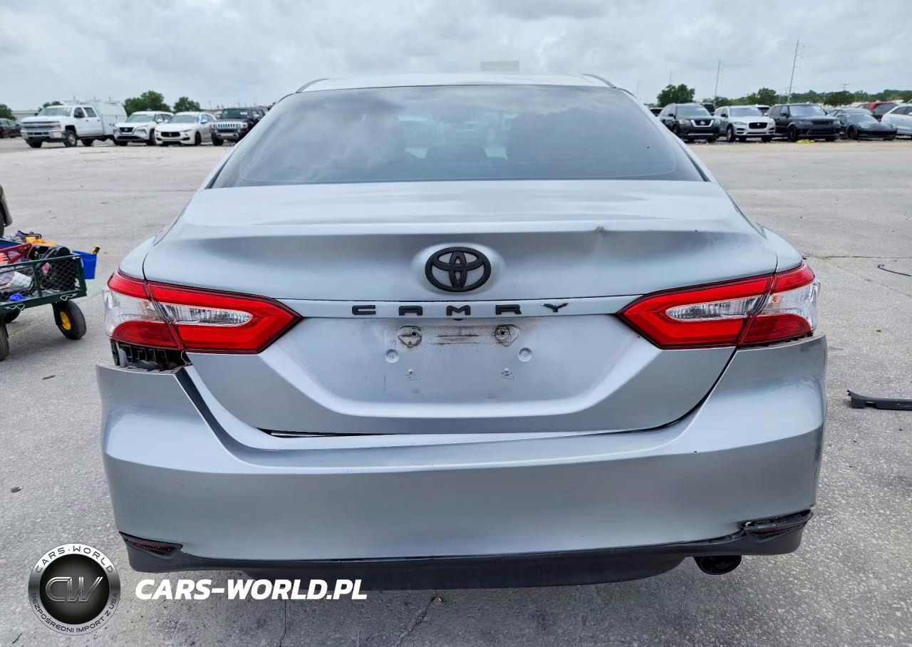 2018 Toyota Camry Le VIN:4T1B11HK1JU501051 - 6