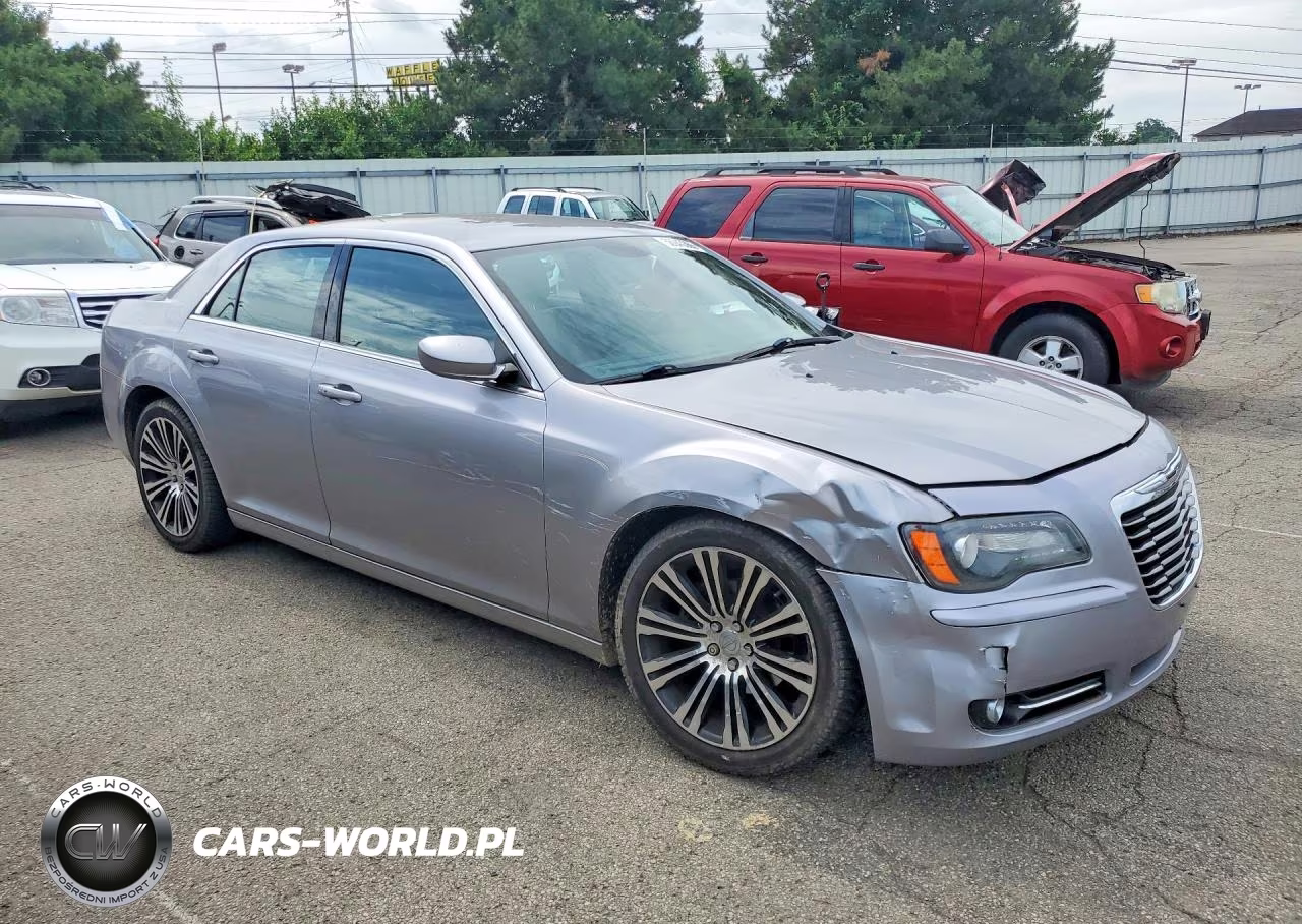 2013 Chrysler 300 S VIN:2C3CCABG2DH711676 - 4