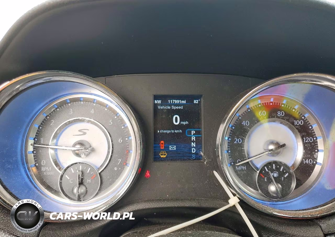 2013 Chrysler 300 S VIN:2C3CCABG2DH711676 - 9