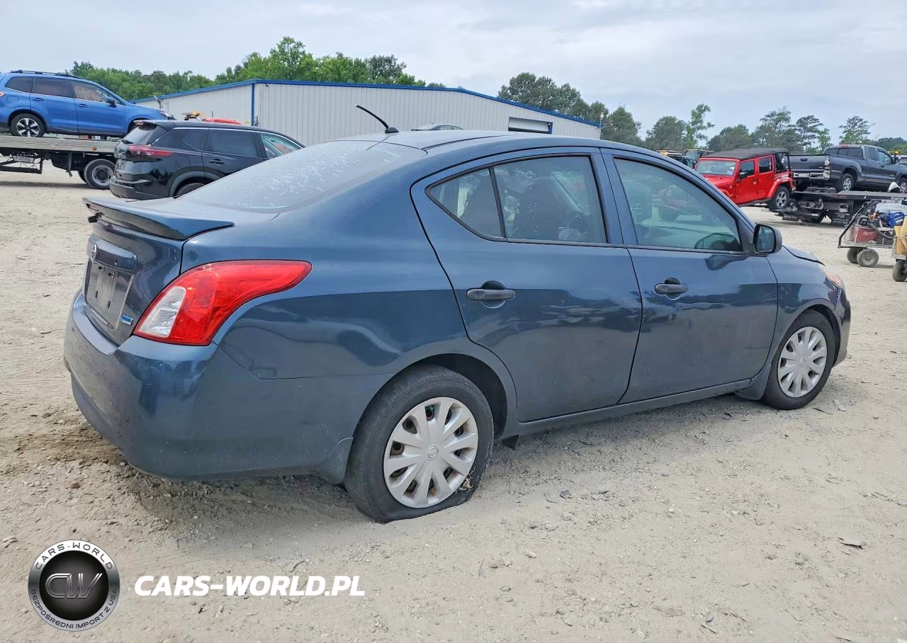 2015 Nissan Versa 1.6 S Plus VIN:3N1CN7AP4FL830479 - 3