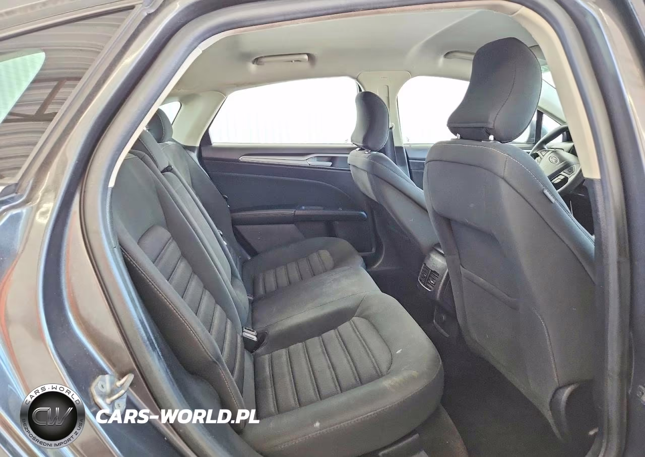 2018 Ford Fusion Se VIN:3FA6P0HDXJR256246 - 10
