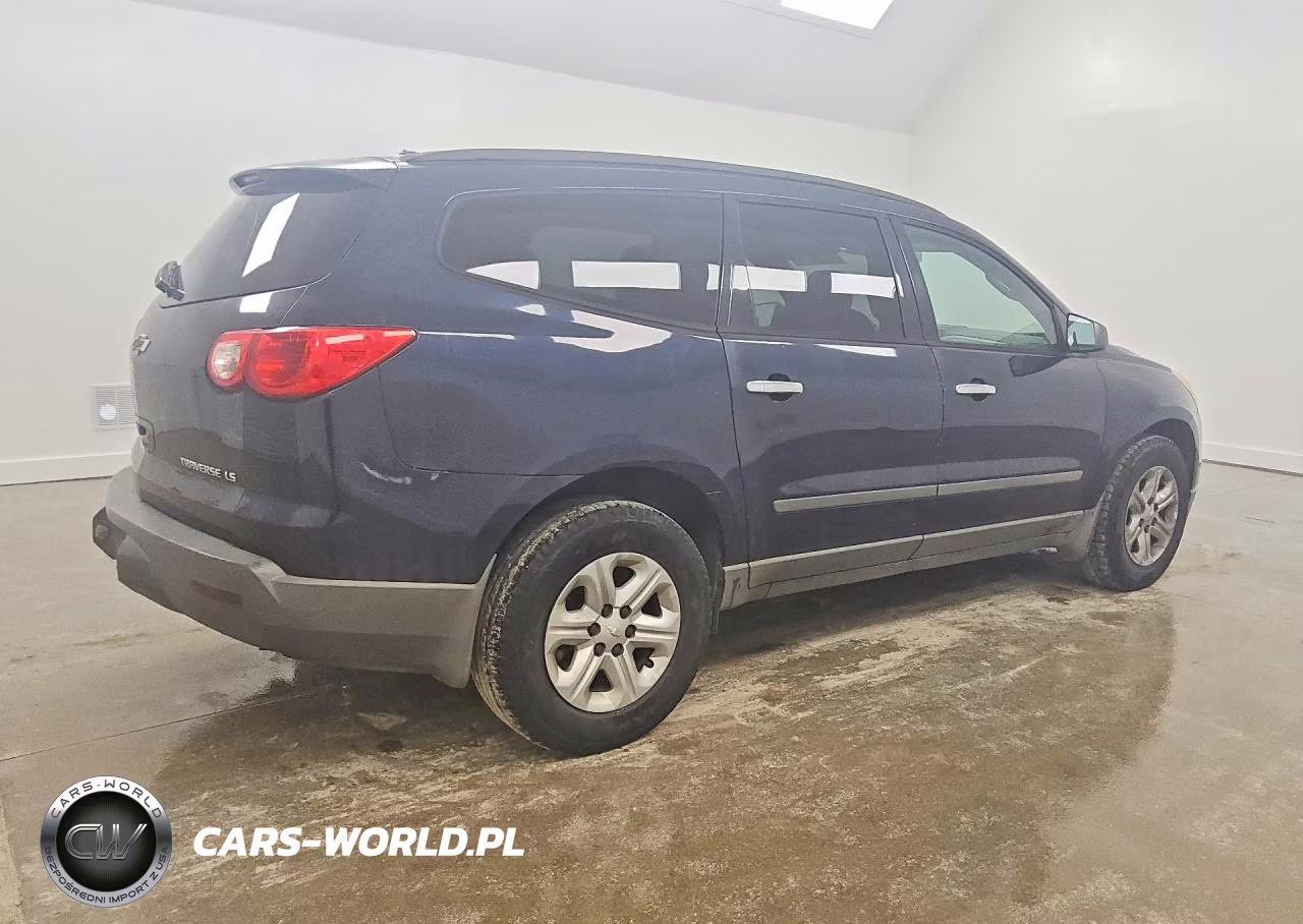 2012 Chevrolet Traverse Ls VIN:1GNKRFED1CJ336615 - 3