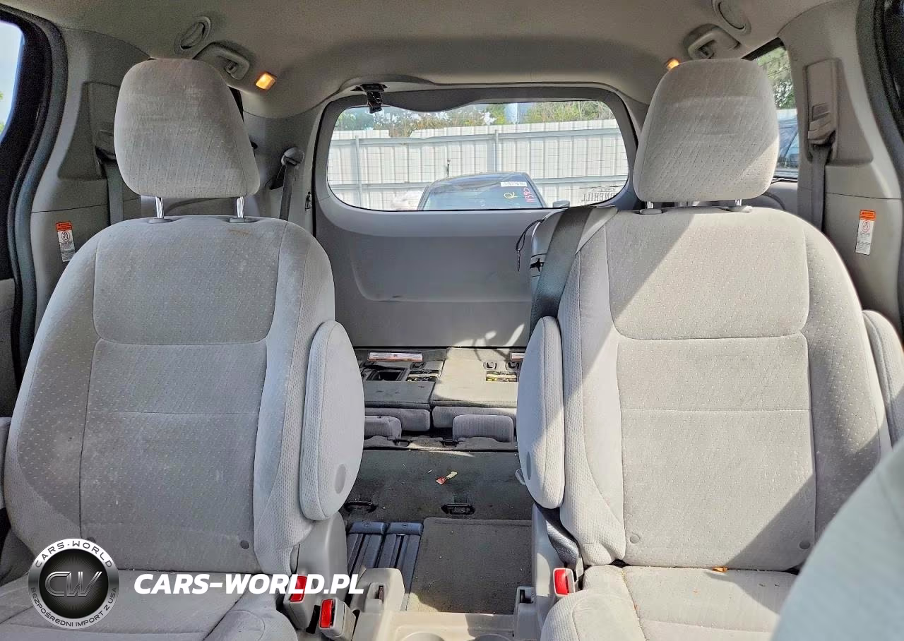 2015 Toyota Sienna Le VIN:5TDKK3DC7FS668652 - 10
