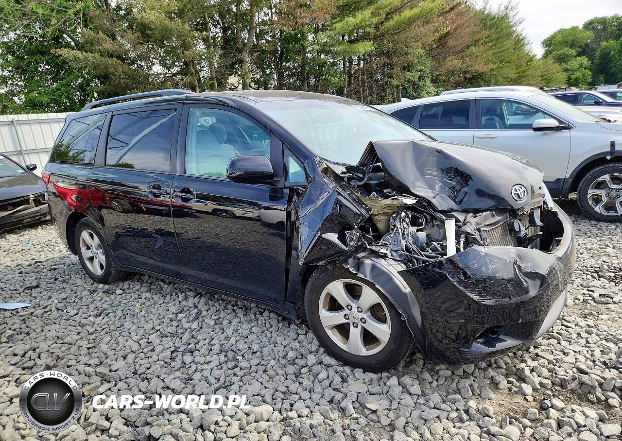 2015 Toyota Sienna Le VIN:5TDKK3DC7FS668652 - 4
