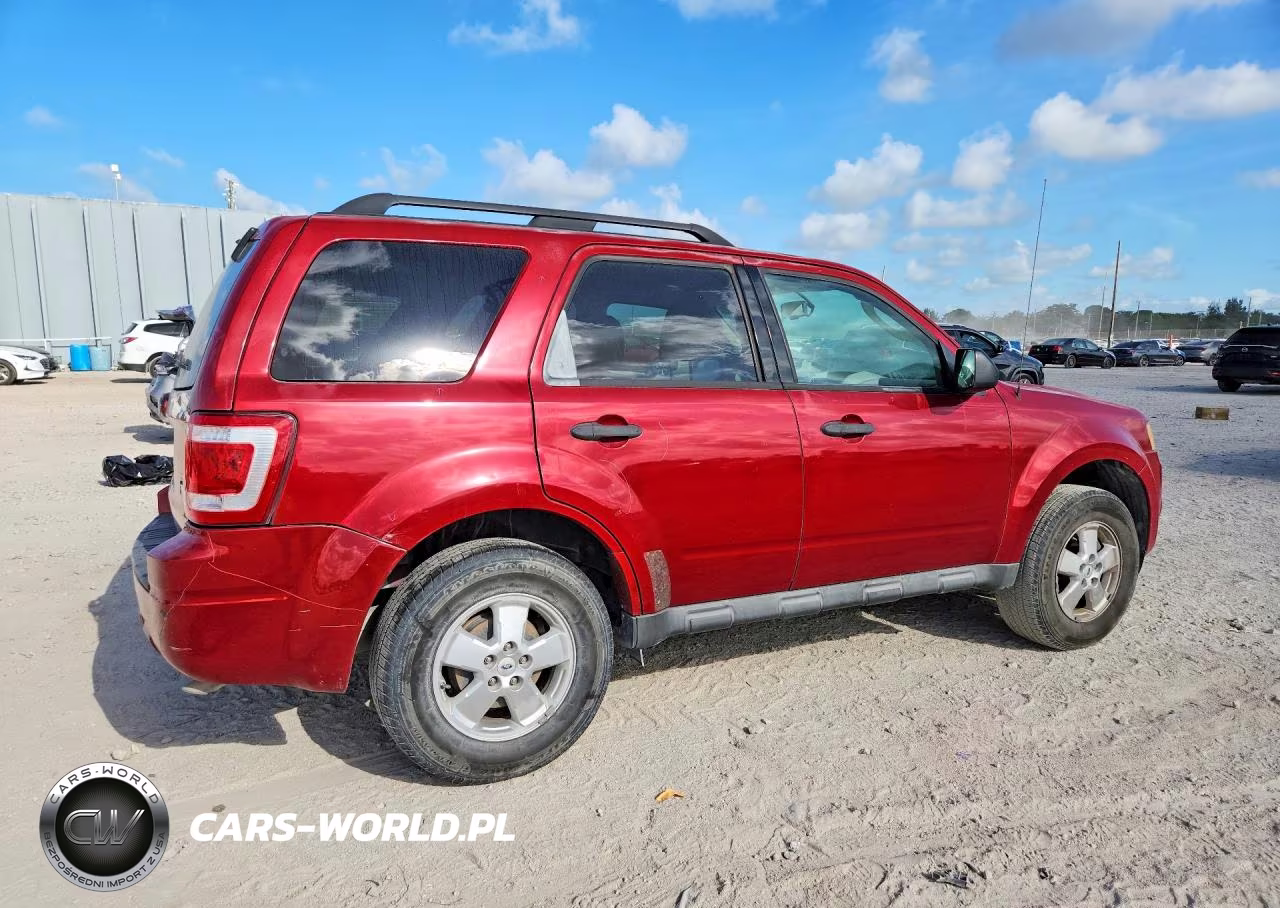 2011 Ford Escape Xlt VIN:1FMCU0DG8BKA53122 - 3