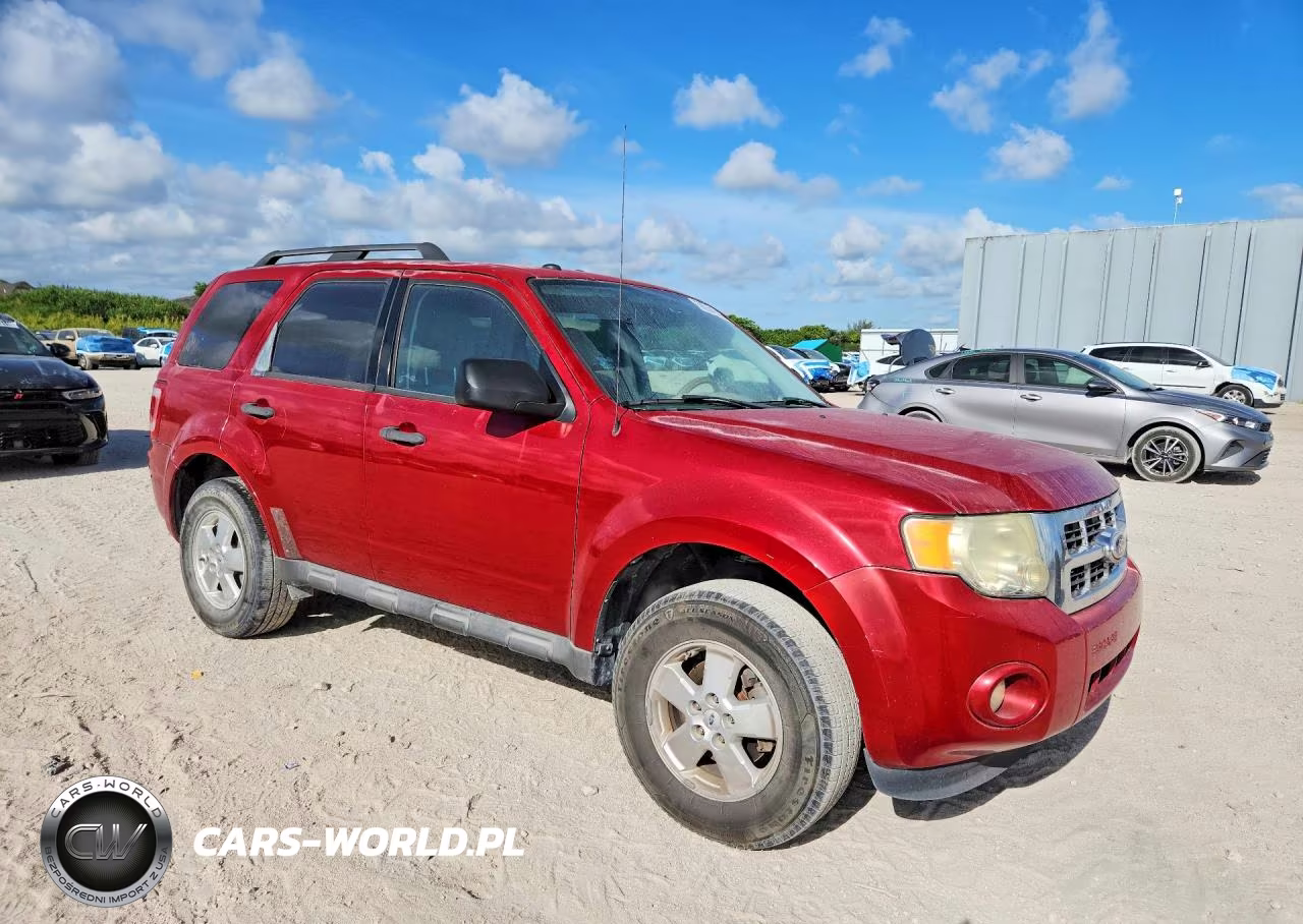 2011 Ford Escape Xlt VIN:1FMCU0DG8BKA53122 - 4