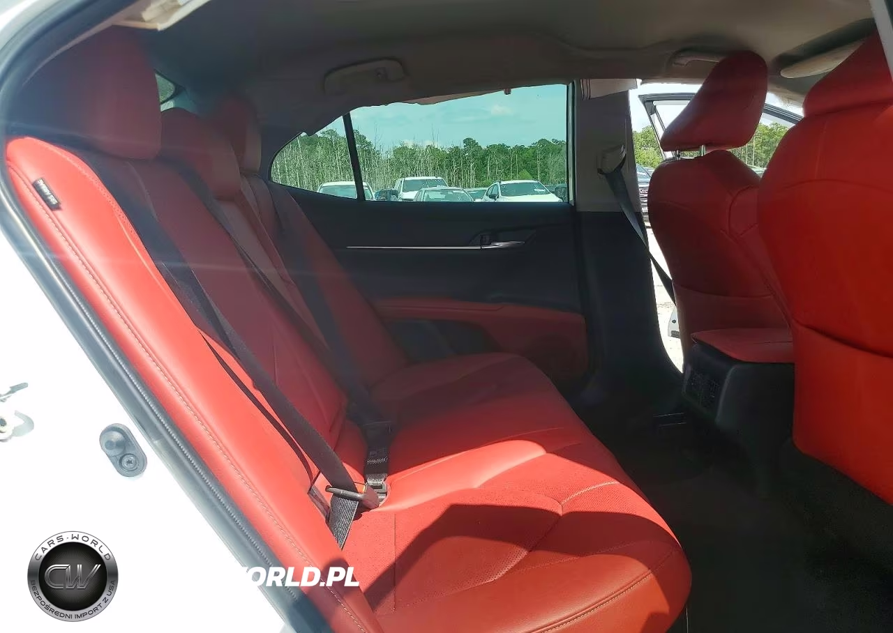 2022 Toyota Camry Xse VIN:4T1K31AK5NU044707 - 10