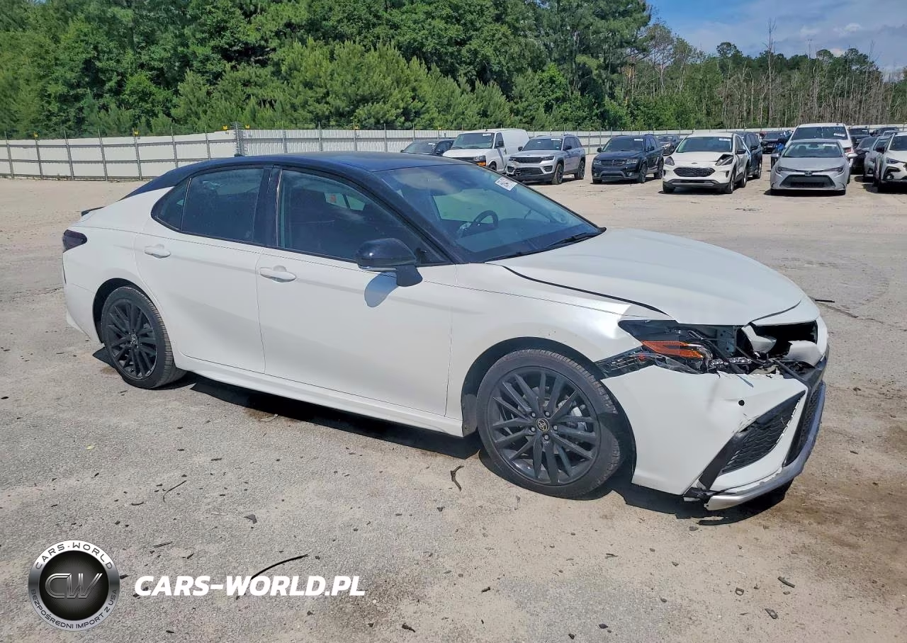 2022 Toyota Camry Xse VIN:4T1K31AK5NU044707 - 4