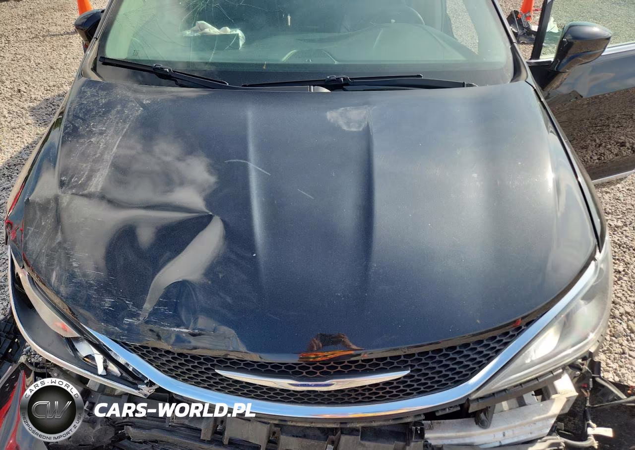 2018 Chrysler Pacifica Touring L Plus VIN:2C4RC1EG9JR194965 - 12