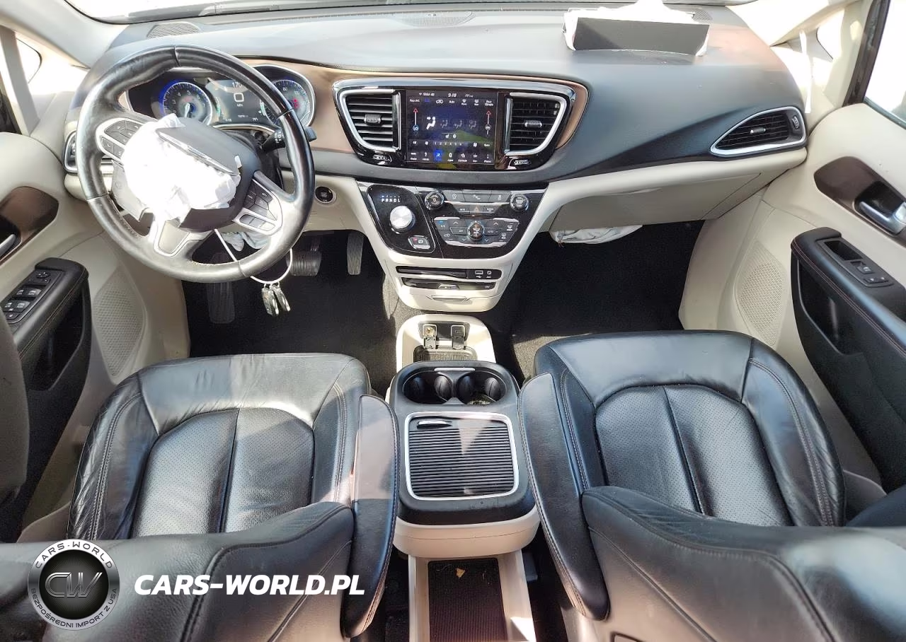 2018 Chrysler Pacifica Touring L Plus VIN:2C4RC1EG9JR194965 - 8