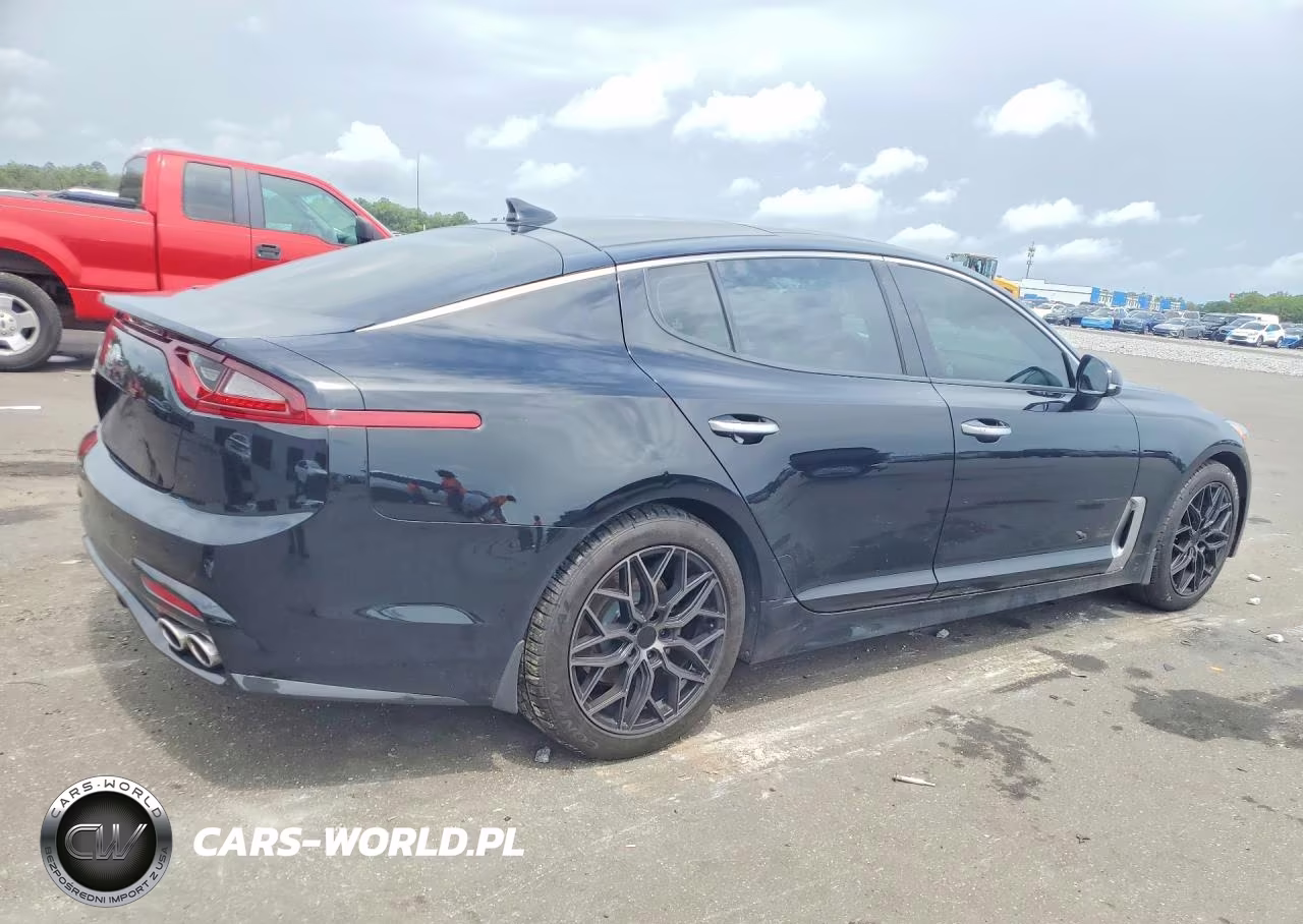2018 Kia Stinger Premium VIN:KNAE25LA5J6037039 - 3