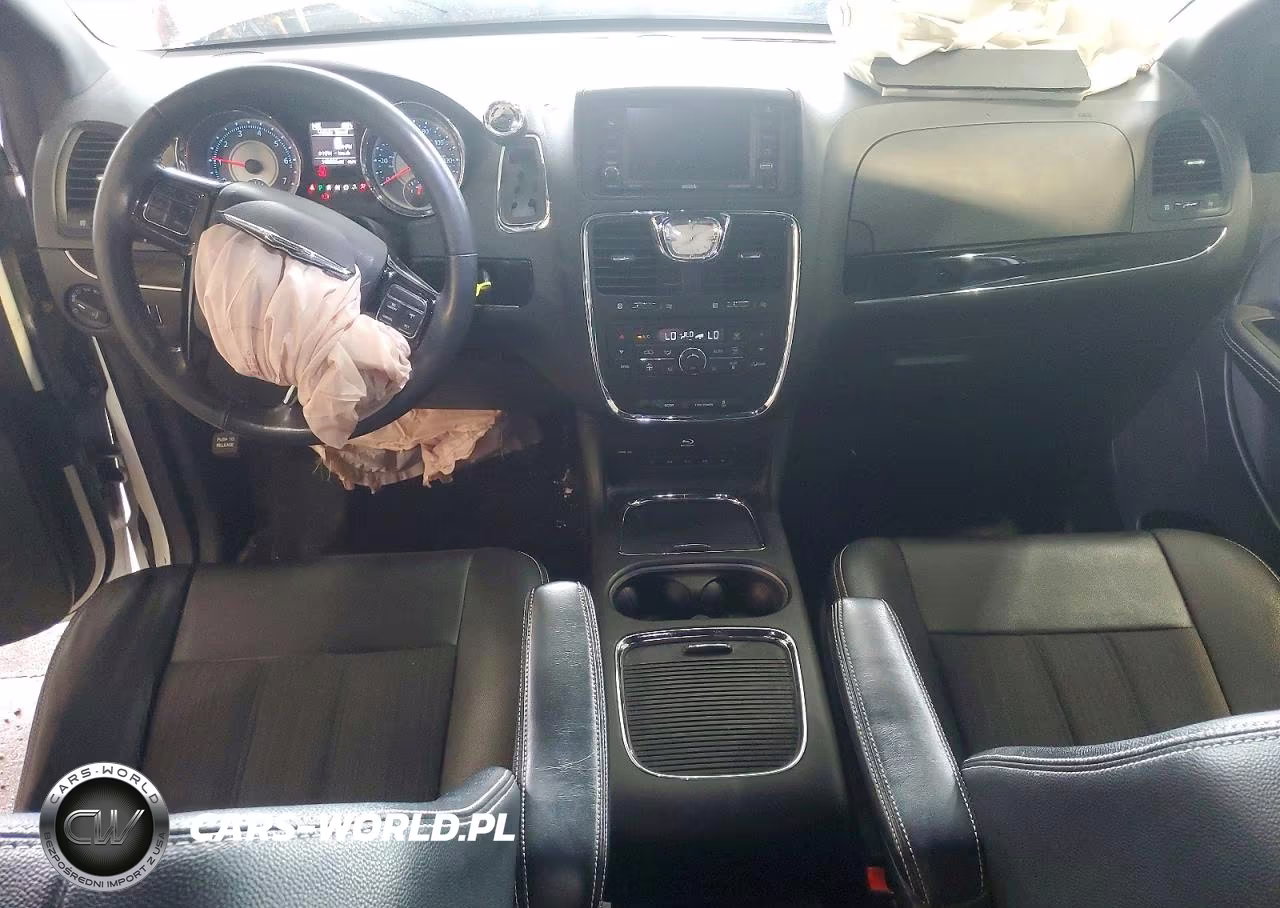 2015 Chrysler Town & Country S VIN:2C4RC1HG2FR720128 - 8