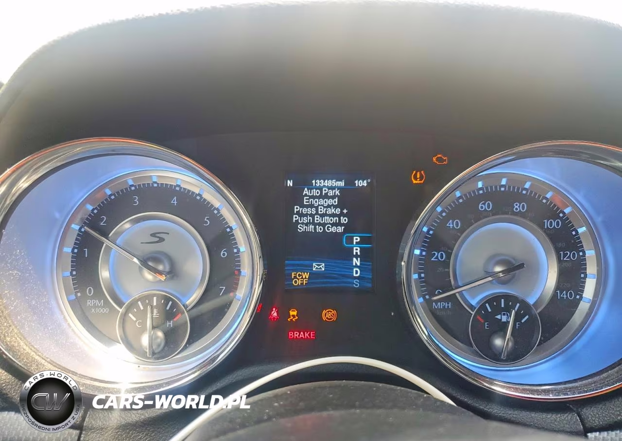 2014 Chrysler 300 S VIN:2C3CCABG8EH179190 - 9