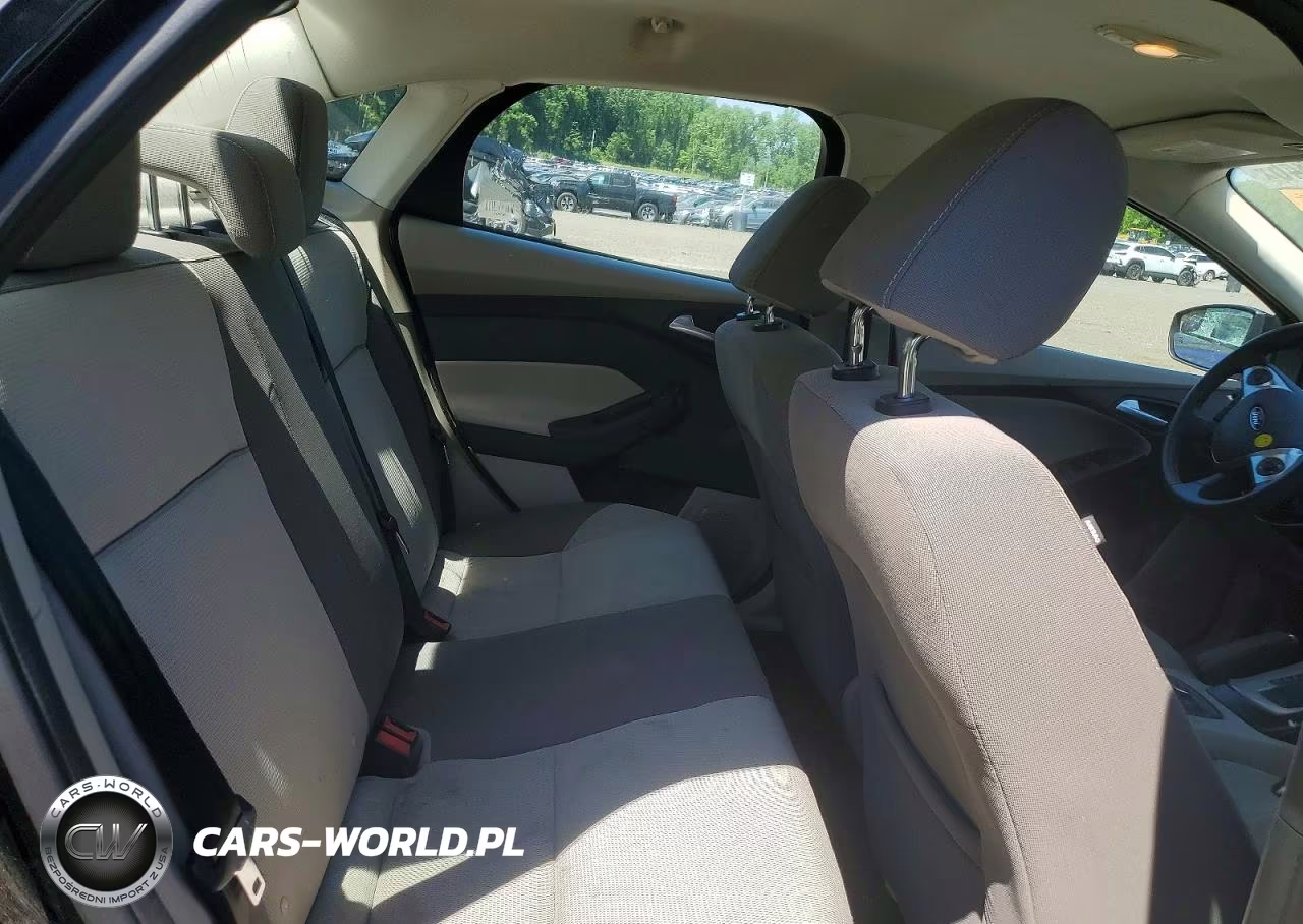 2014 Ford Focus Se VIN:1FADP3F28EL457318 - 10