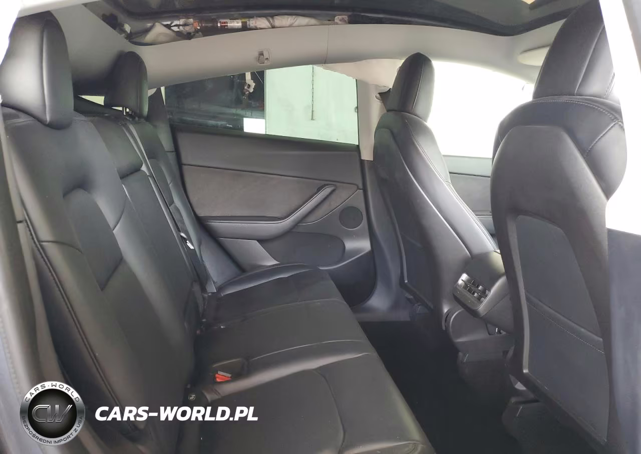 2020 Tesla Model Y VIN:5YJYGDEFXLF001388 - 11