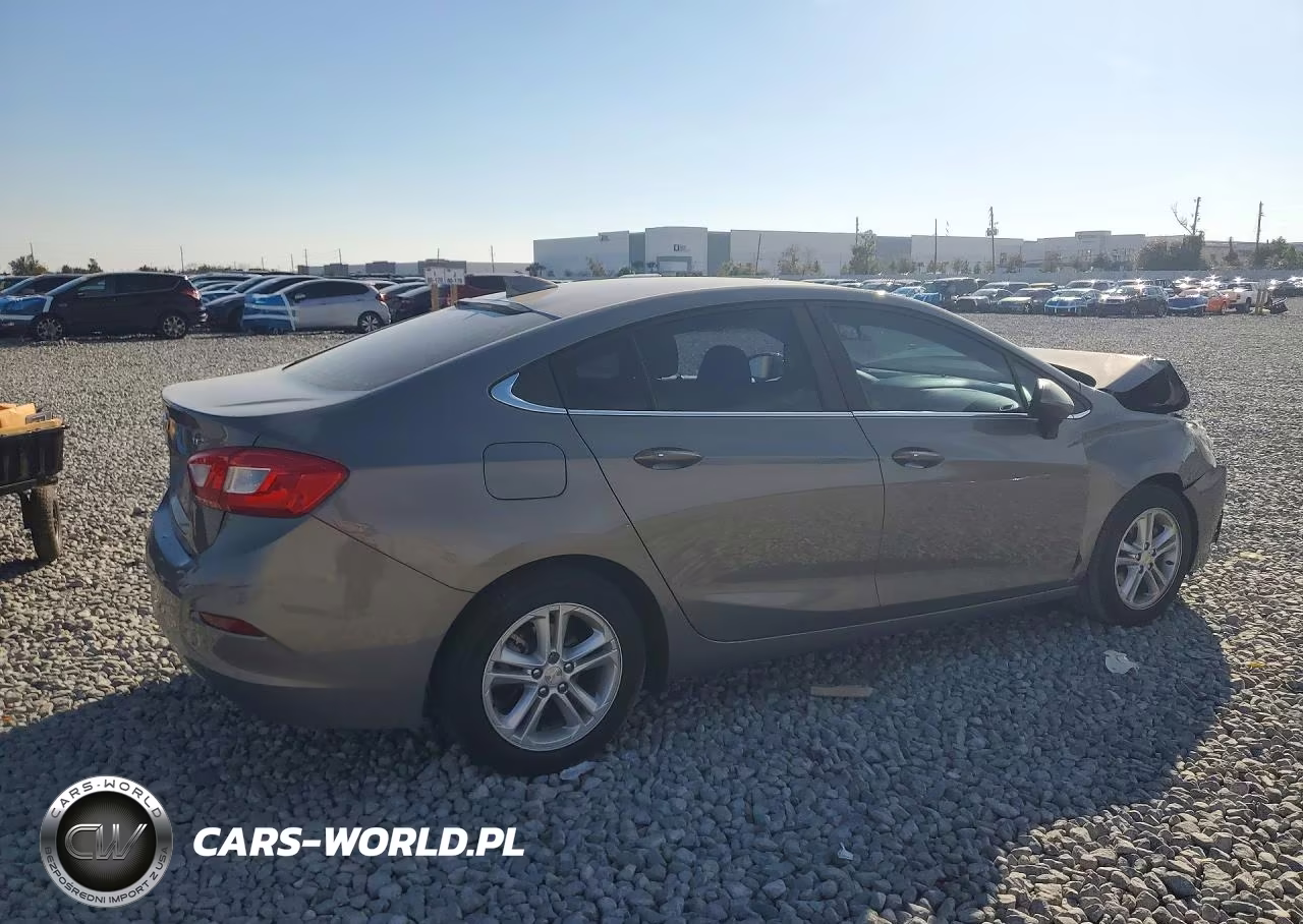 2017 Chevrolet Cruze Lt VIN:1G1BE5SM2H7177698 - 3