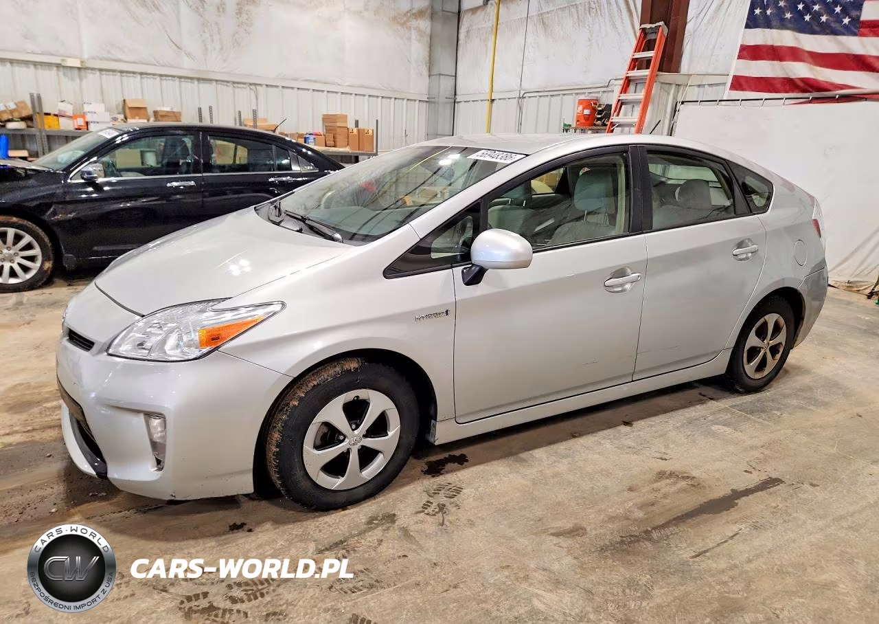 2015 Toyota Prius Two VIN:JTDKN3DU6F0426406 - 1