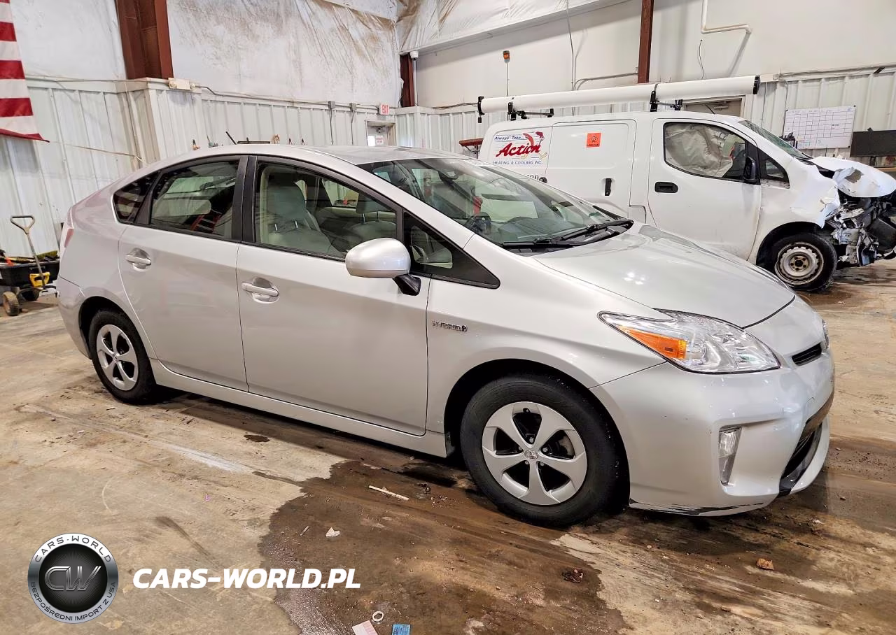 2015 Toyota Prius Two VIN:JTDKN3DU6F0426406 - 4