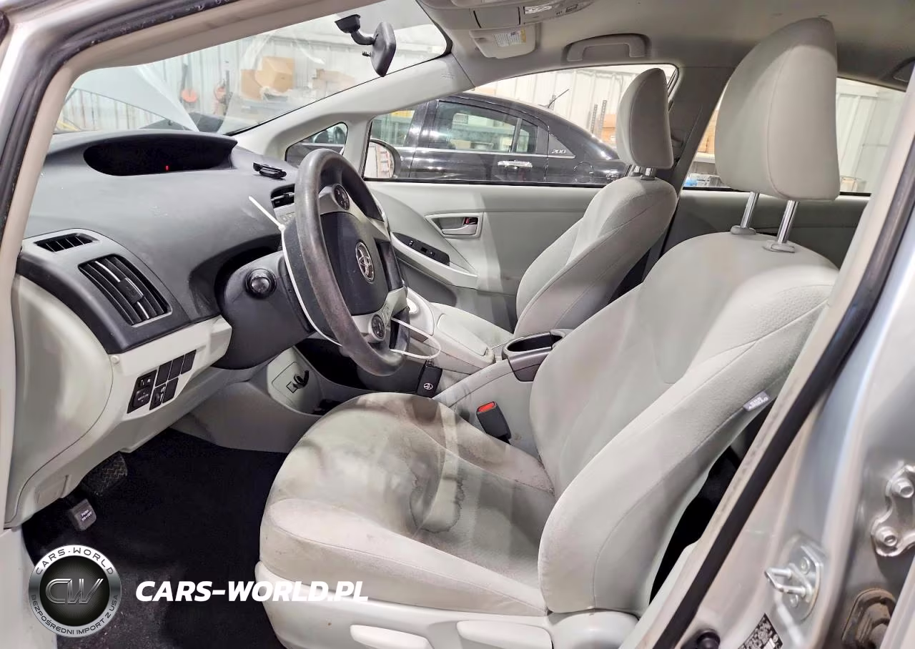 2015 Toyota Prius Two VIN:JTDKN3DU6F0426406 - 7