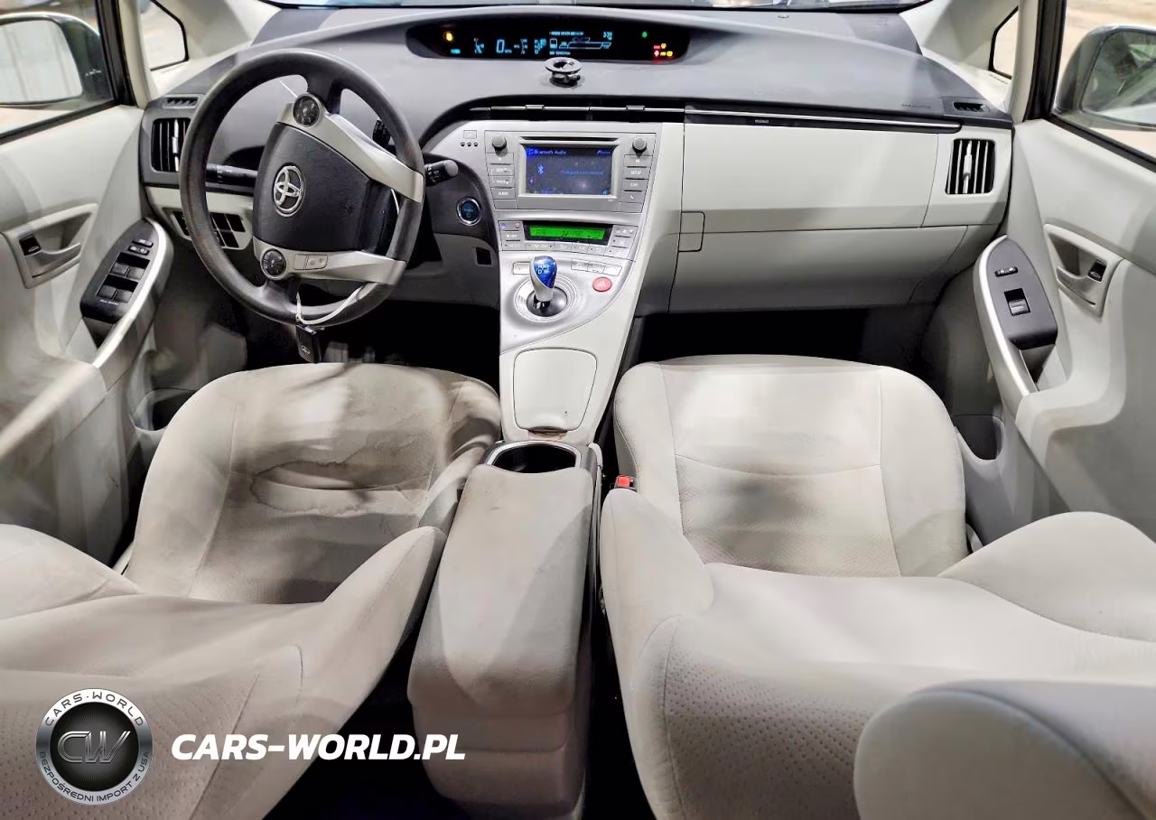 2015 Toyota Prius Two VIN:JTDKN3DU6F0426406 - 8