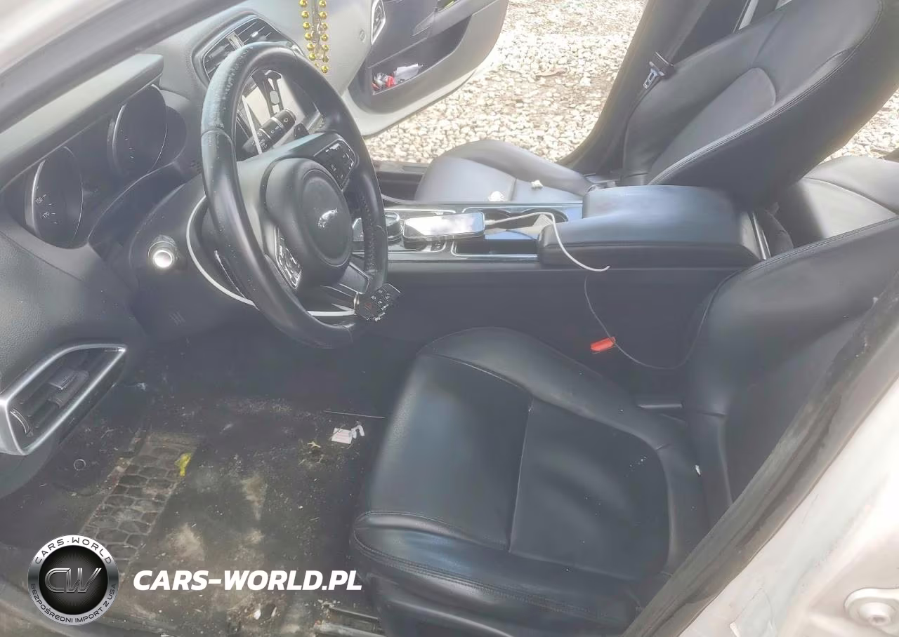2017 Jaguar Xe VIN:SAJAR4BG1HA977277 - 7