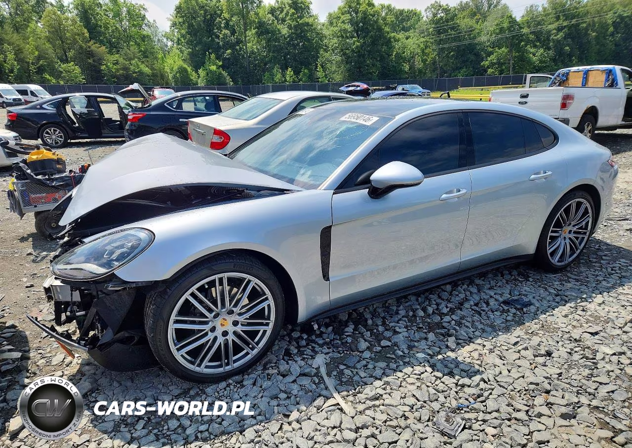 2018 Porsche Panamera 4