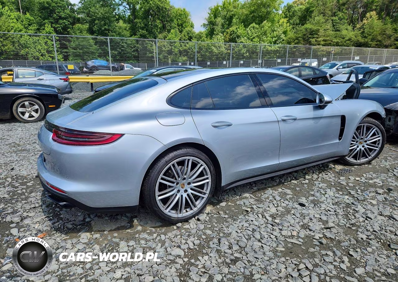 2018 Porsche Panamera 4 VIN:WP0AA2A73JL110095 - 3