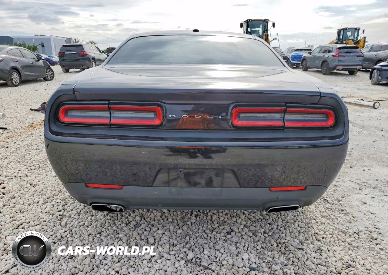2017 Dodge Challenger Sxt VIN:2C3CDZAG1HH561207 - 6