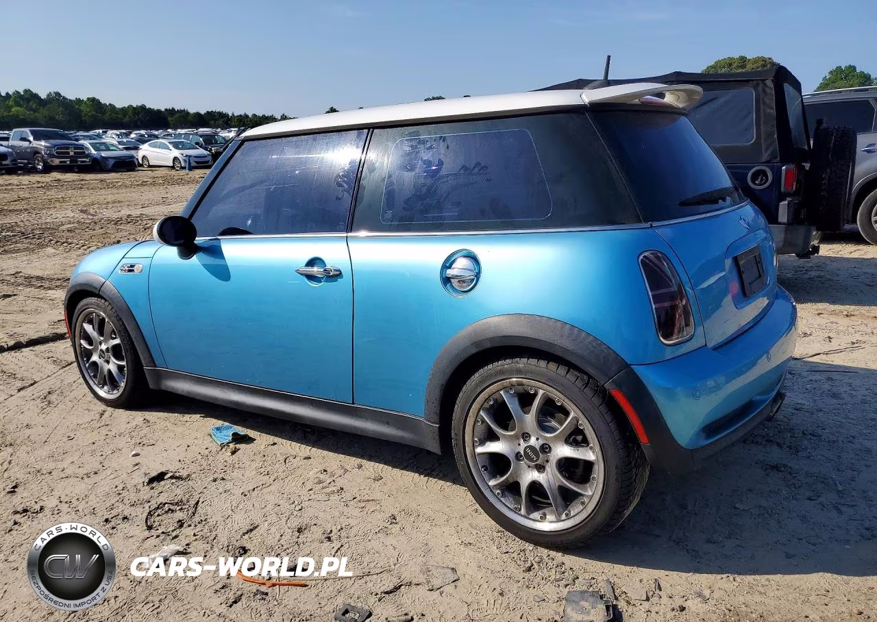 2005 Mini Cooper S VIN:WMWRE33585TG98834 - 2