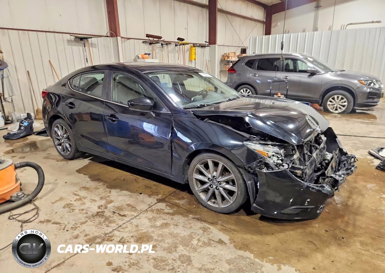 2018 Mazda 3 Touring VIN:3MZBN1V35JM256780 - 4