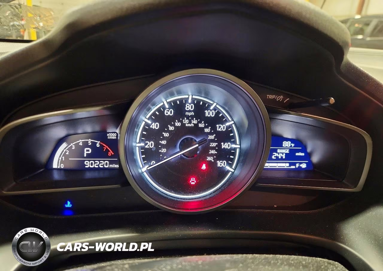 2018 Mazda 3 Touring VIN:3MZBN1V35JM256780 - 9