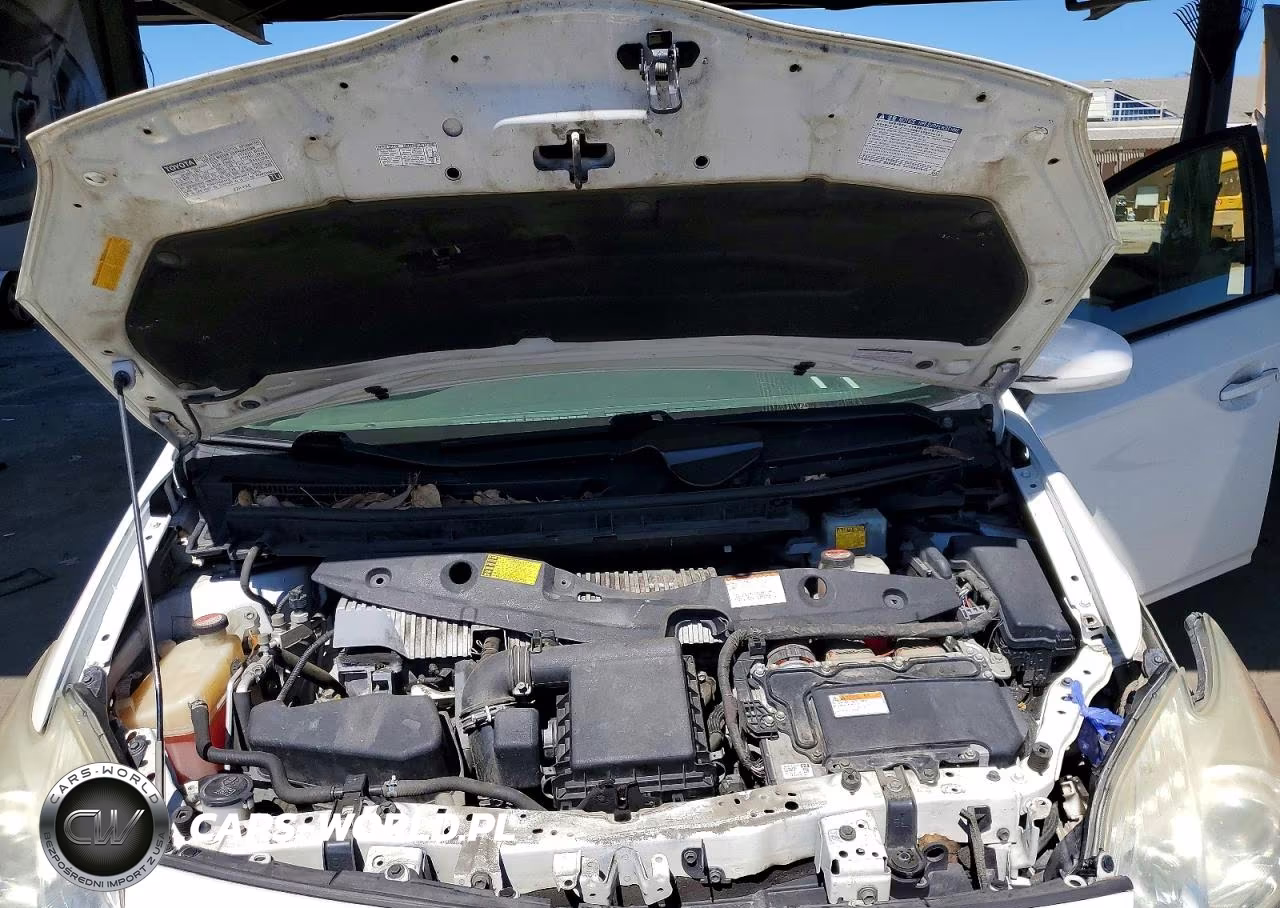2015 Toyota Prius Two VIN:JTDKN3DUXF0444732 - 11