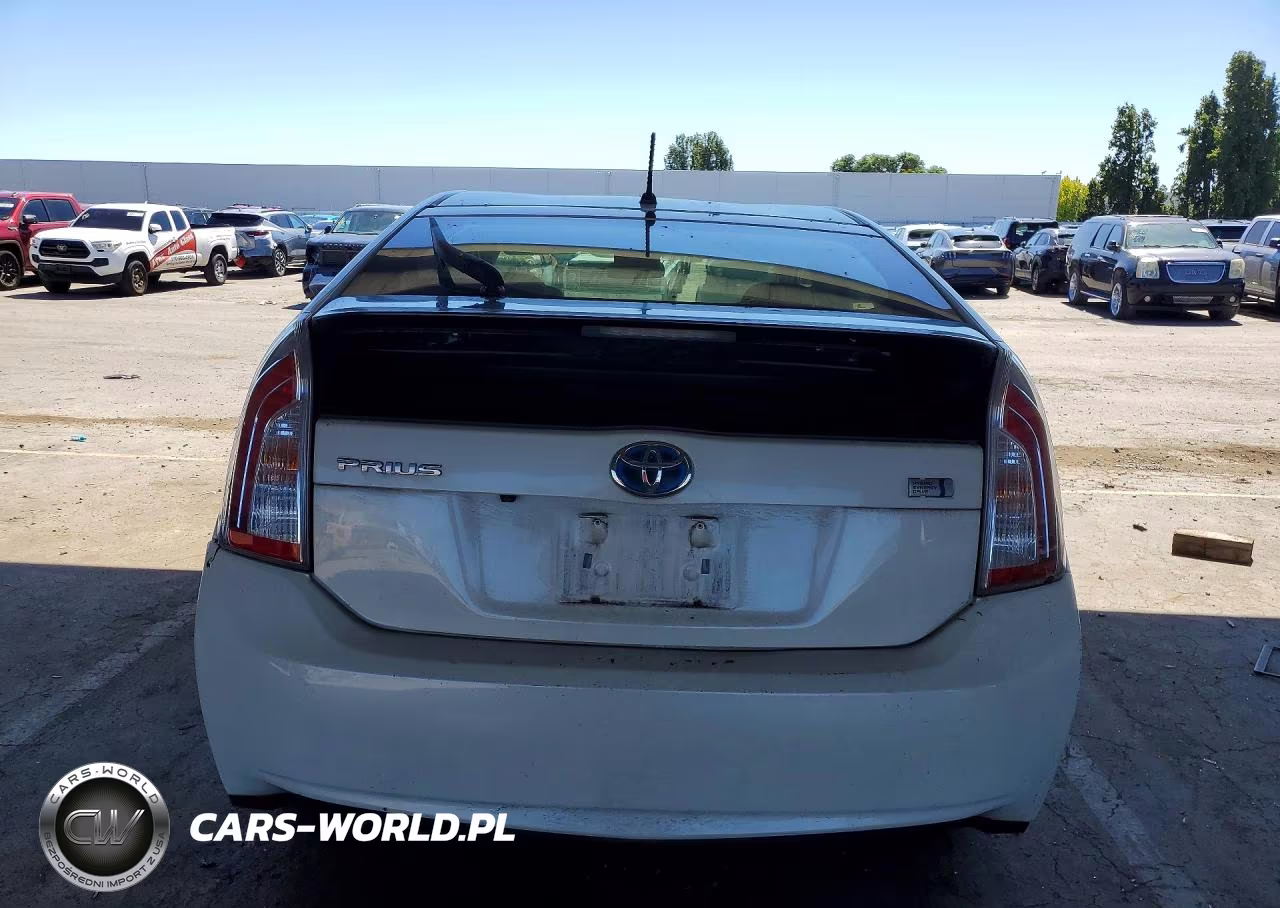 2015 Toyota Prius Two VIN:JTDKN3DUXF0444732 - 6