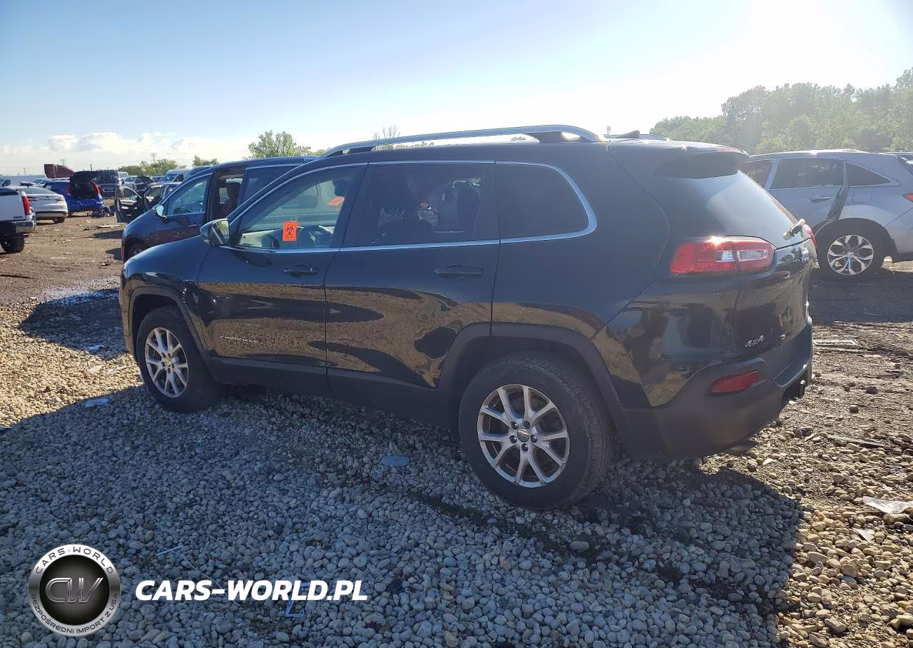 2016 Jeep Cherokee Latitude VIN:1C4PJMCB3GW112637 - 2