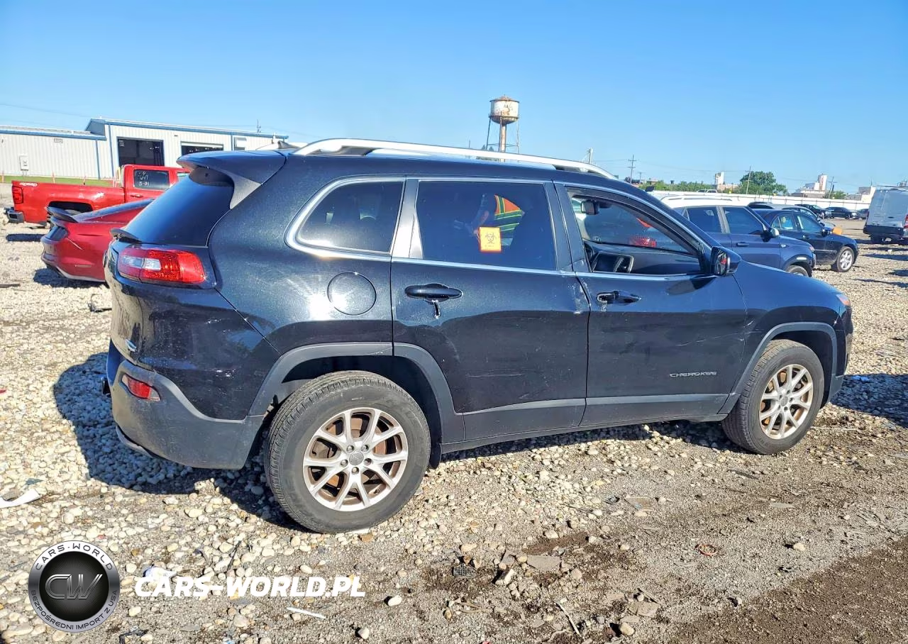 2016 Jeep Cherokee Latitude VIN:1C4PJMCB3GW112637 - 3