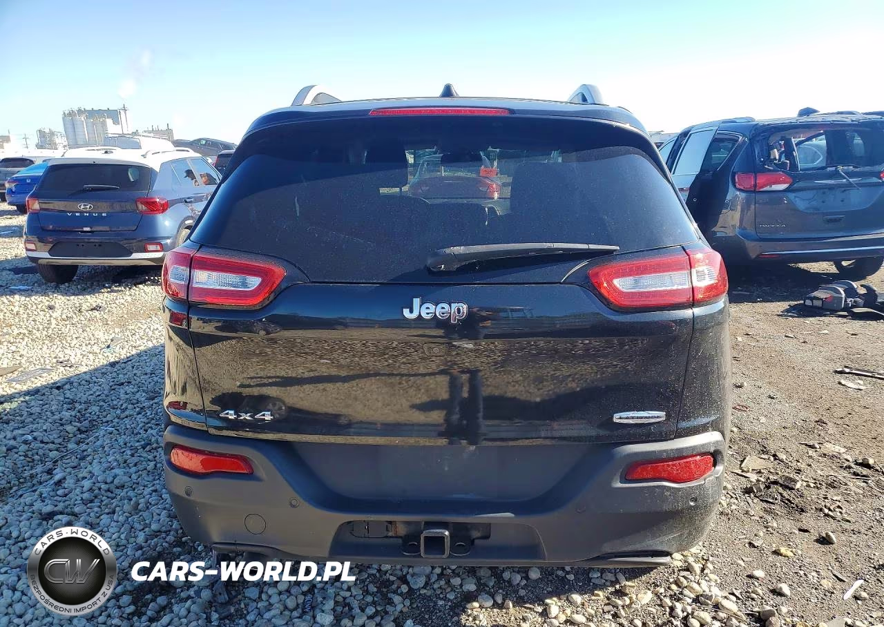 2016 Jeep Cherokee Latitude VIN:1C4PJMCB3GW112637 - 6