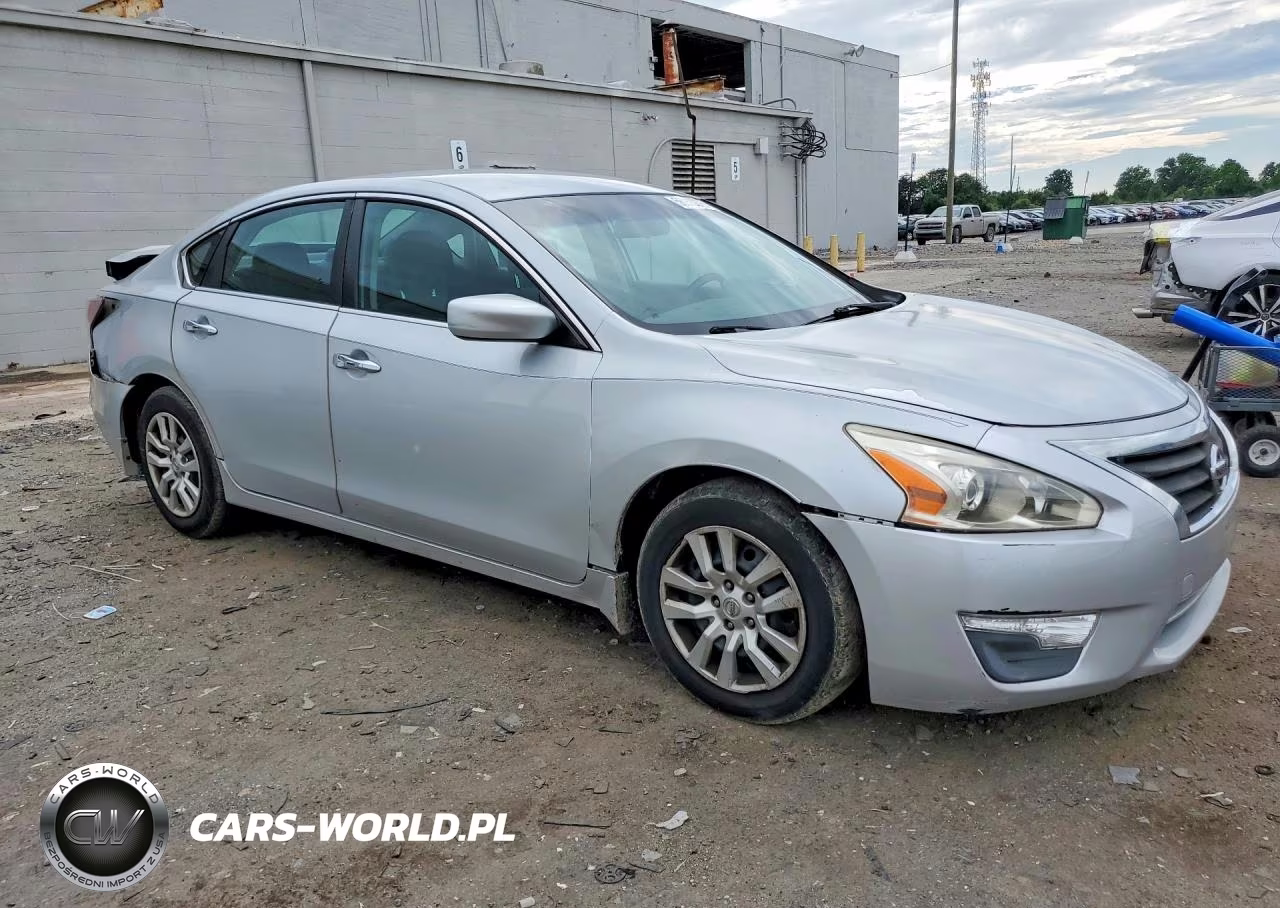 2015 Nissan Altima 2.5 S VIN:1N4AL3AP4FN384942 - 4